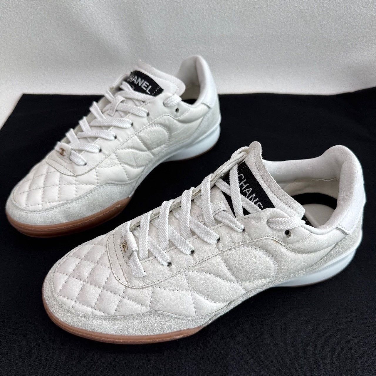 Chanel Chanel Quilted Low-Top Sneakers Size 36 Size US 6 / IT 36 - 2 Thumbnail