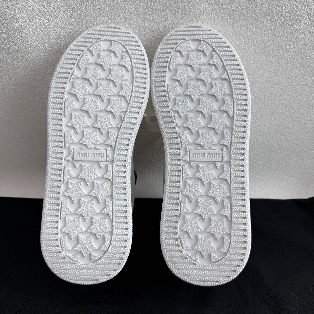 Miu Miu Miu Miu White Leather Sneakers Size 36 Size US 6 / IT 36 - 8 Thumbnail