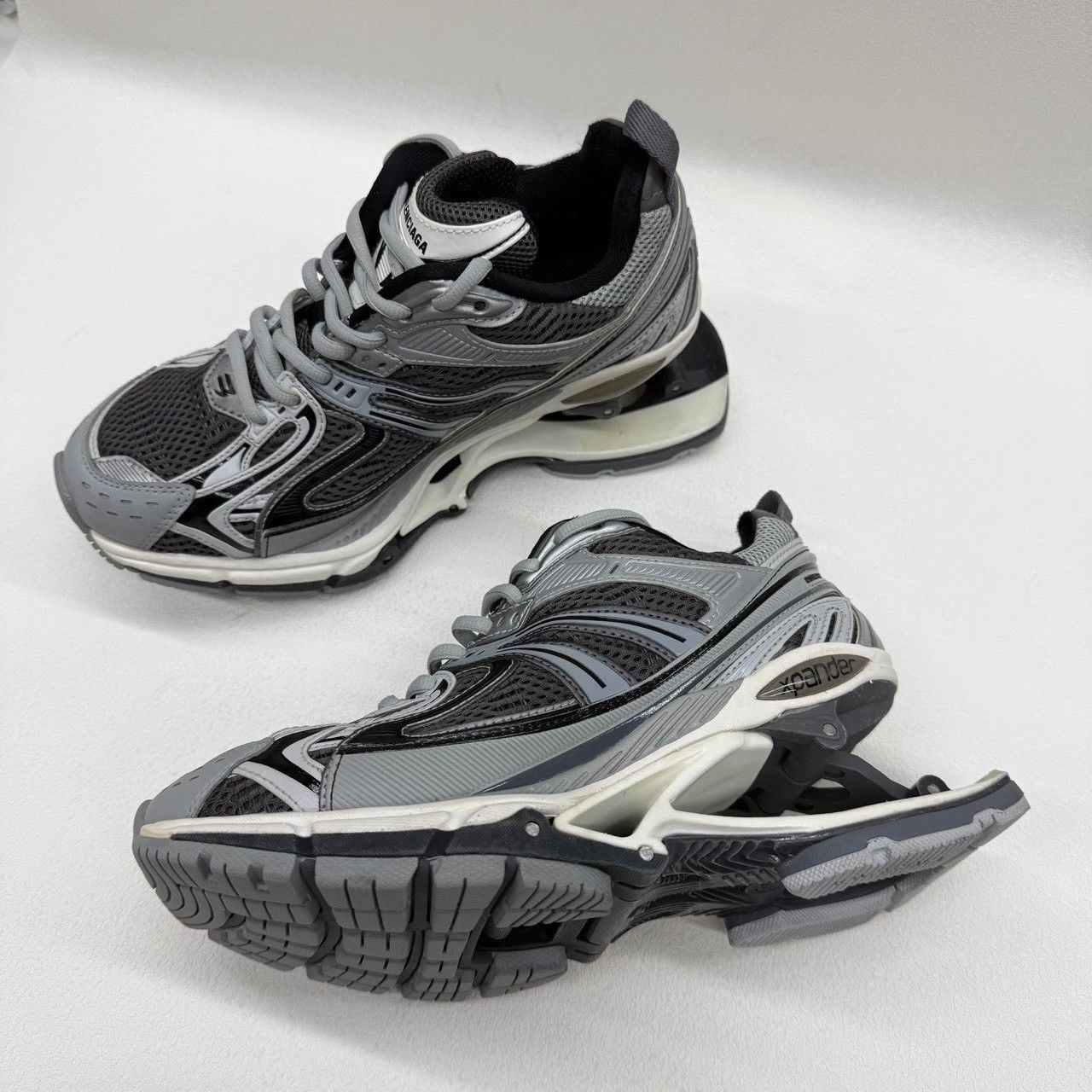 Balenciaga Balenciaga Mesh Low-Top Sneakers Size 36 Size US 6 / IT 36 - 9 Thumbnail