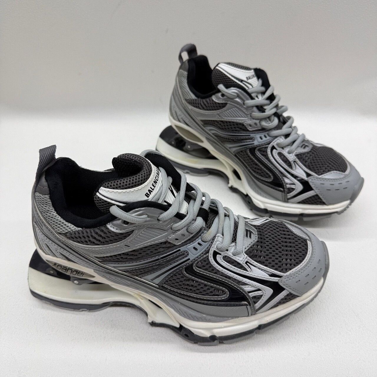 Balenciaga Balenciaga Mesh Low-Top Sneakers Size 36 Size US 6 / IT 36 - 4 Thumbnail