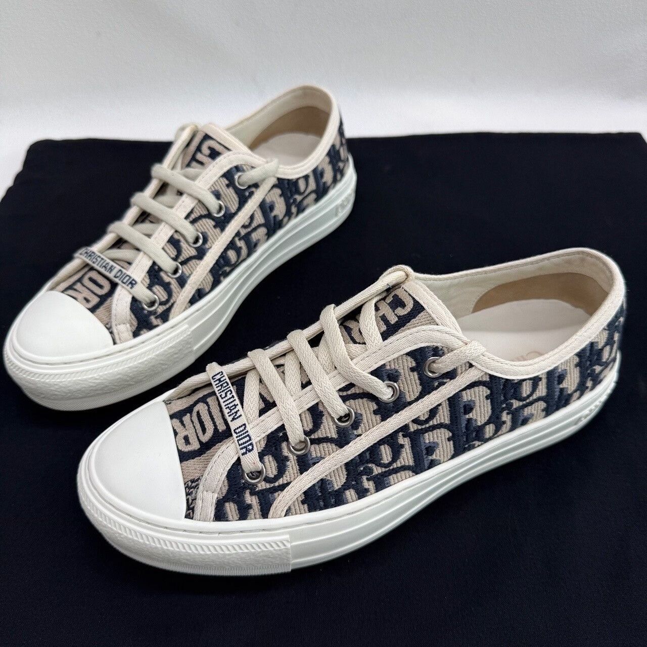 Dior Dior Walk'n'Dior Oblique Sneakers Size 37 Size US 7 / IT 37 - 2 Thumbnail