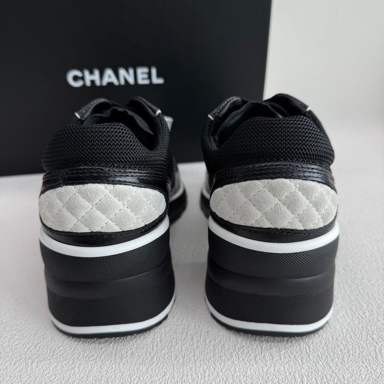 Chanel Chanel CC Logo Heeled Sneakers Size 36.5 Size US 5.5 / IT 35.5 - 7 Thumbnail