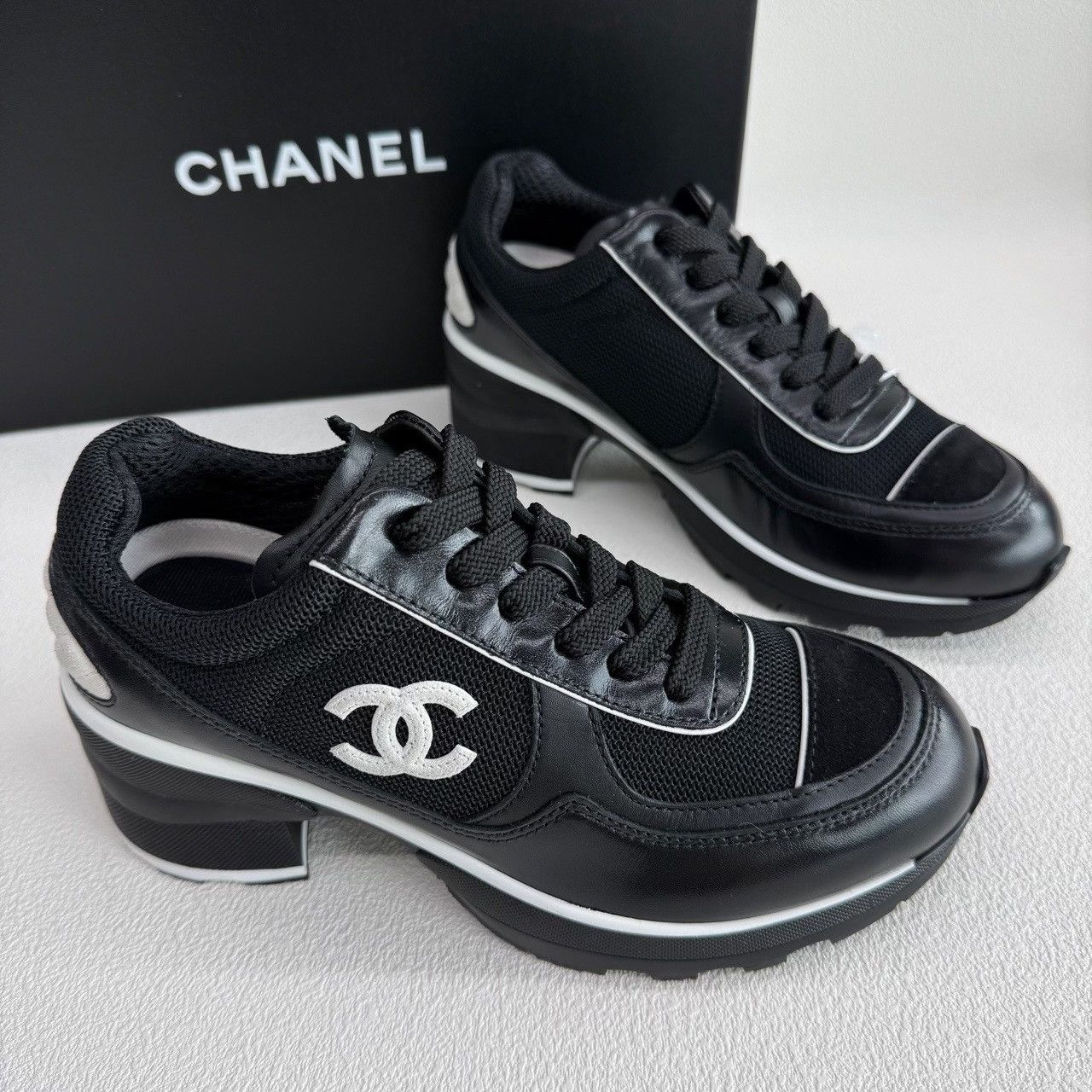 Chanel Chanel CC Logo Heeled Sneakers Size 36.5 Size US 5.5 / IT 35.5 - 5 Thumbnail