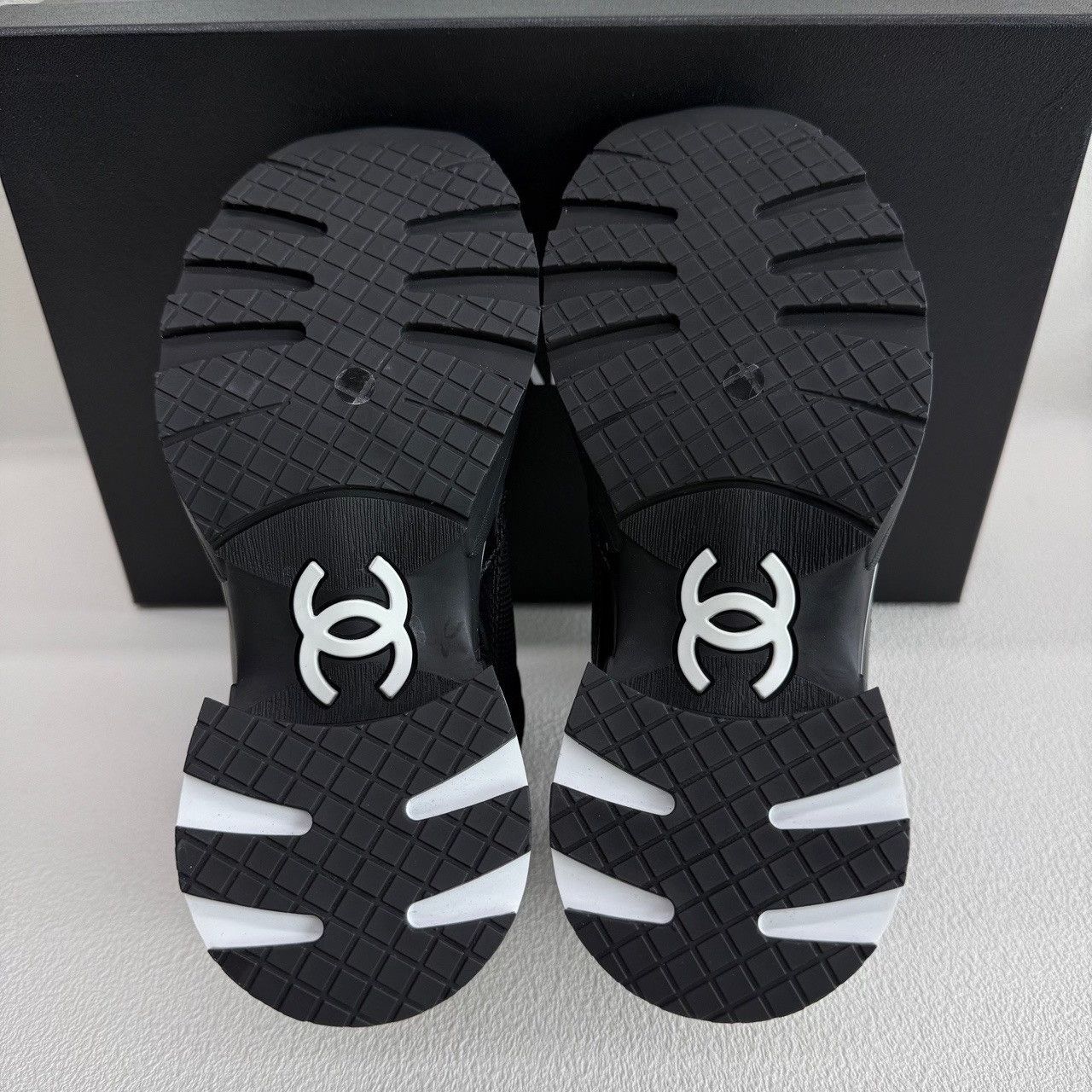Chanel Chanel CC Logo Heeled Sneakers Size 36.5 Size US 5.5 / IT 35.5 - 9 Thumbnail