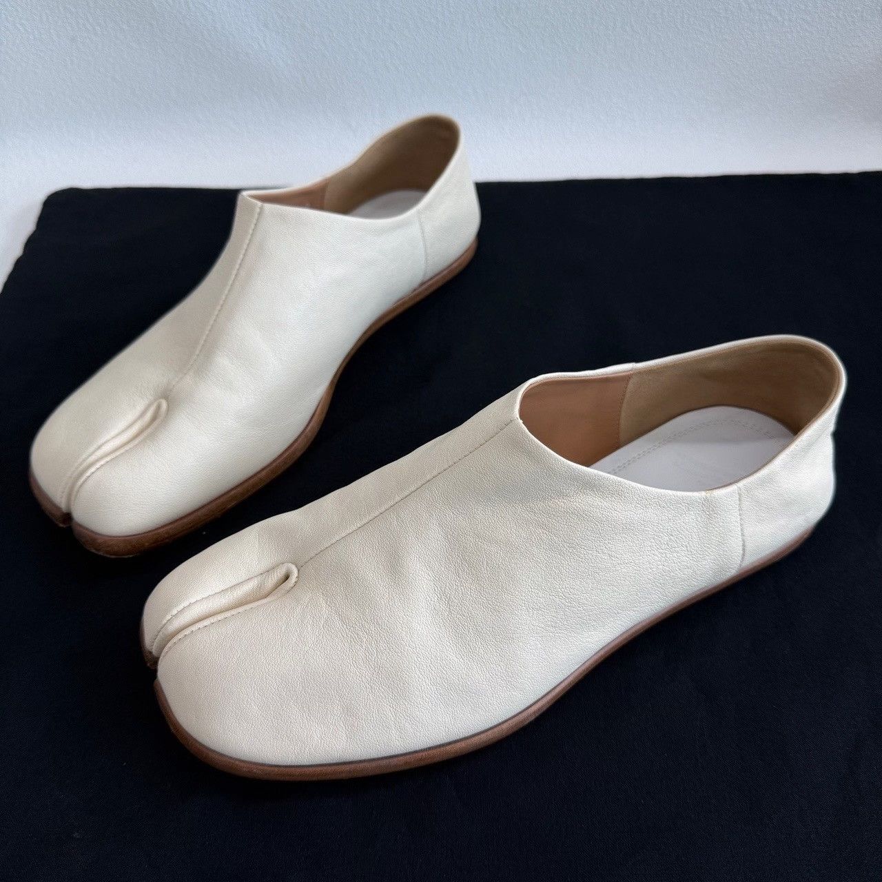 Maison Margiela Maison Margiela Tabi Leather Slip On Mules Size 39 Size US 9 / IT 39 - 2 Thumbnail