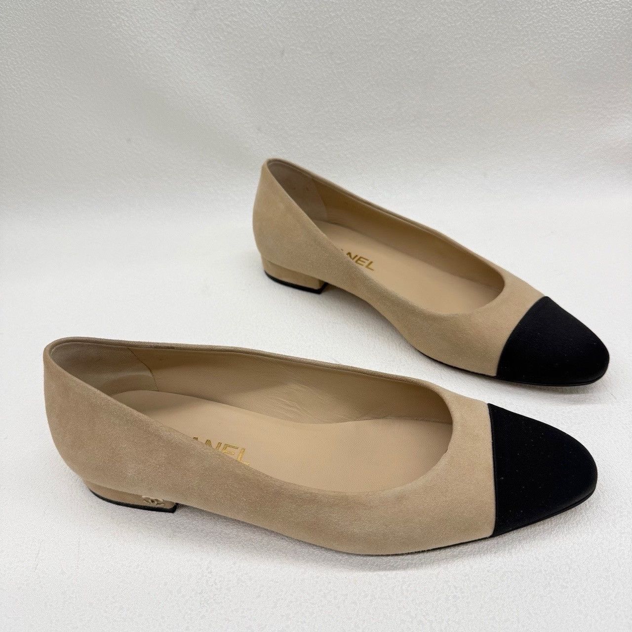 Chanel Chanel Suede Cap Toe Ballet Flats Size 38 Size US 8 / IT 38 - 4 Thumbnail