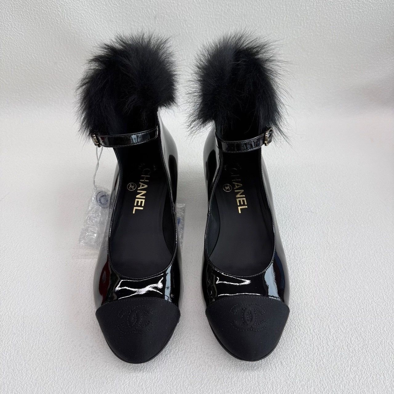 Chanel Chanel Fur Trim Patent Mary Jane Heels Size 36 Size US 6 / IT 36 - 3 Thumbnail