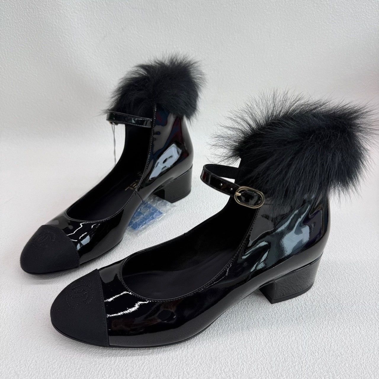 Chanel Chanel Fur Trim Patent Mary Jane Heels Size 36 Size US 6 / IT 36 - 2 Thumbnail