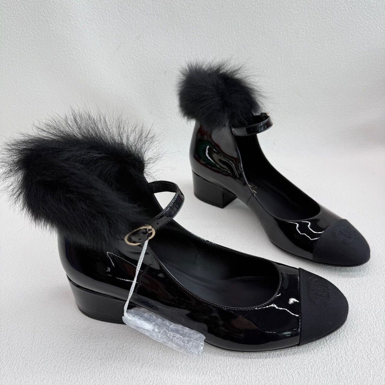 Chanel Chanel Fur Trim Patent Mary Jane Heels Size 36 Size US 6 / IT 36 - 4 Thumbnail