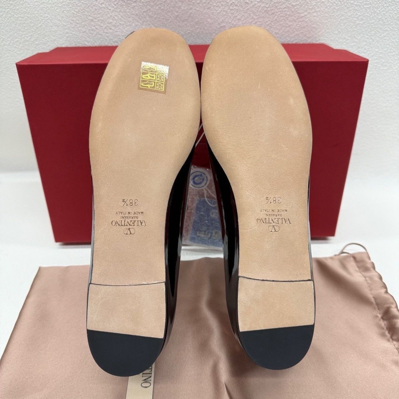 Valentino Valentino Garavani Rockstud Bow Flats Size 38.5 Size US 8.5 / IT 38.5 - 9 Thumbnail