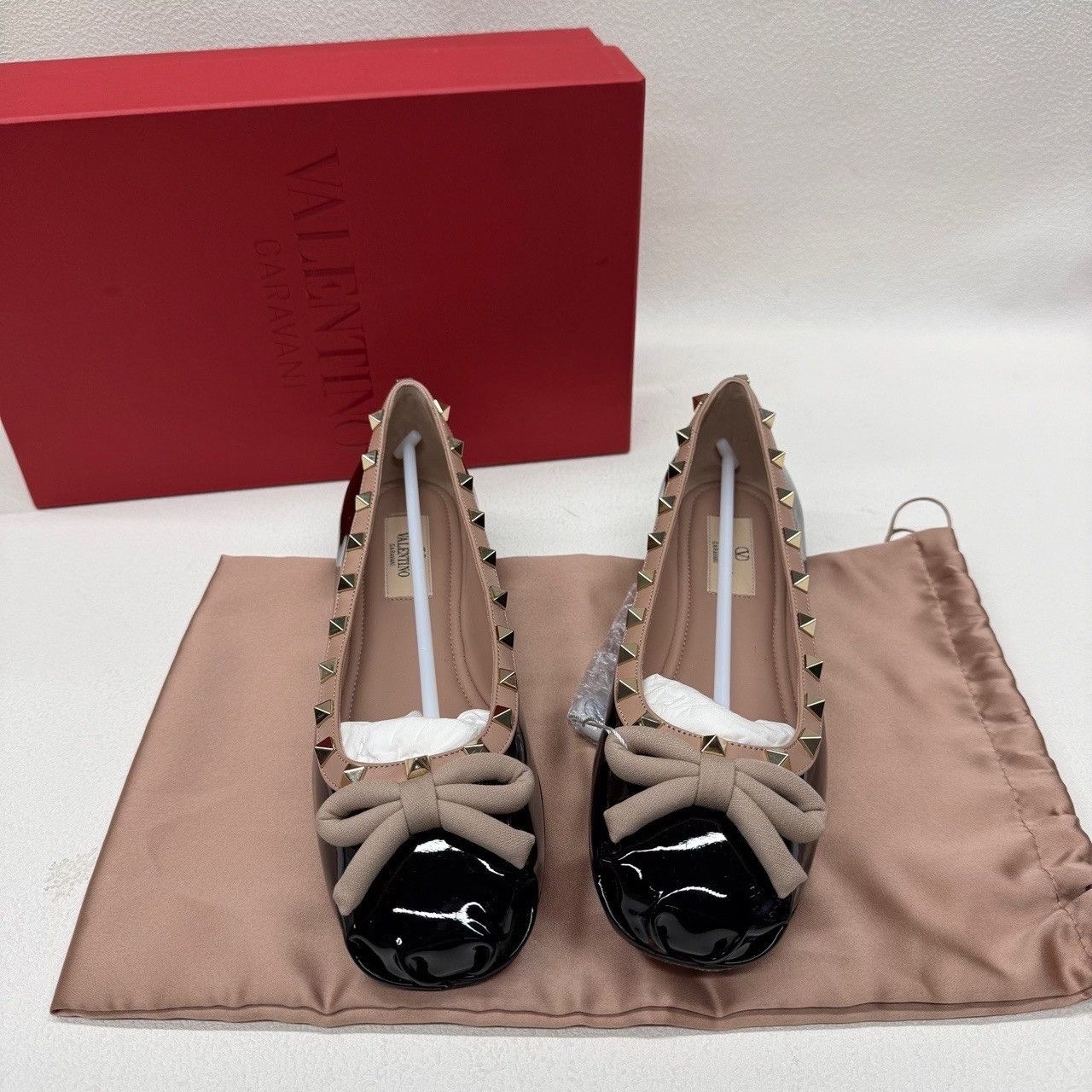 Valentino Valentino Garavani Rockstud Bow Flats Size 38.5 Size US 8.5 / IT 38.5 - 2 Thumbnail