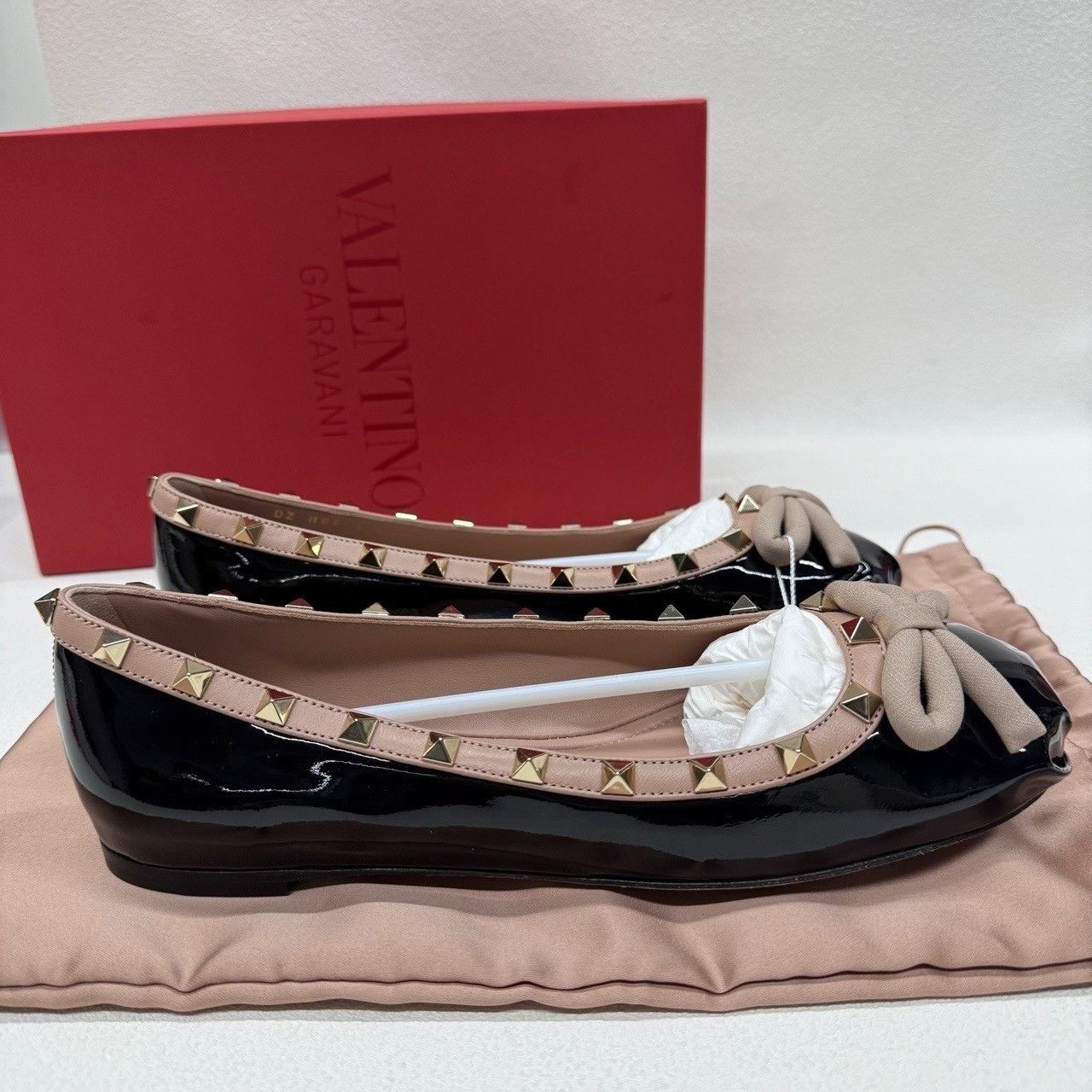 Valentino Valentino Garavani Rockstud Bow Flats Size 38.5 Size US 8.5 / IT 38.5 - 6 Thumbnail