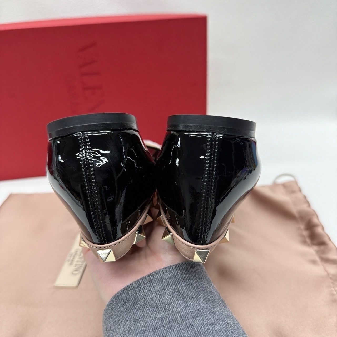Valentino Valentino Garavani Rockstud Bow Flats Size 38.5 Size US 8.5 / IT 38.5 - 8 Thumbnail