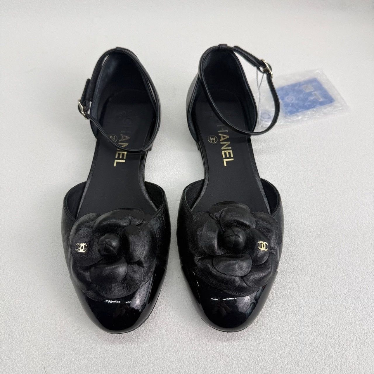 Chanel Chanel Camellia Leather Flats Size 36 Size US 6 / IT 36 - 4 Thumbnail