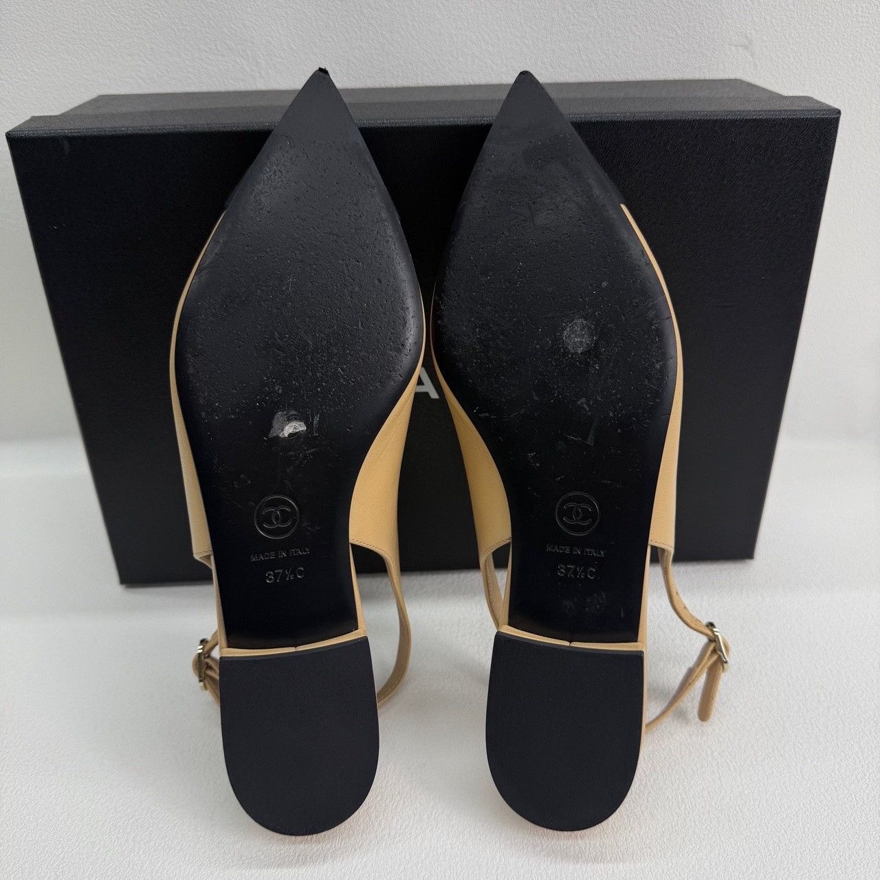 Chanel Chanel Beige Leather Cap Toe Flats Size 37.5 Size US 7.5 / IT 37.5 - 8 Thumbnail
