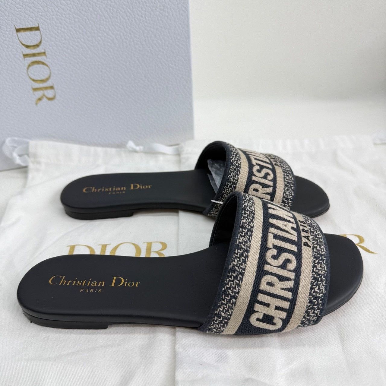 Dior Dior Dway Embroidered Sandals Size 36 Size US 6 / IT 36 - 5 Thumbnail