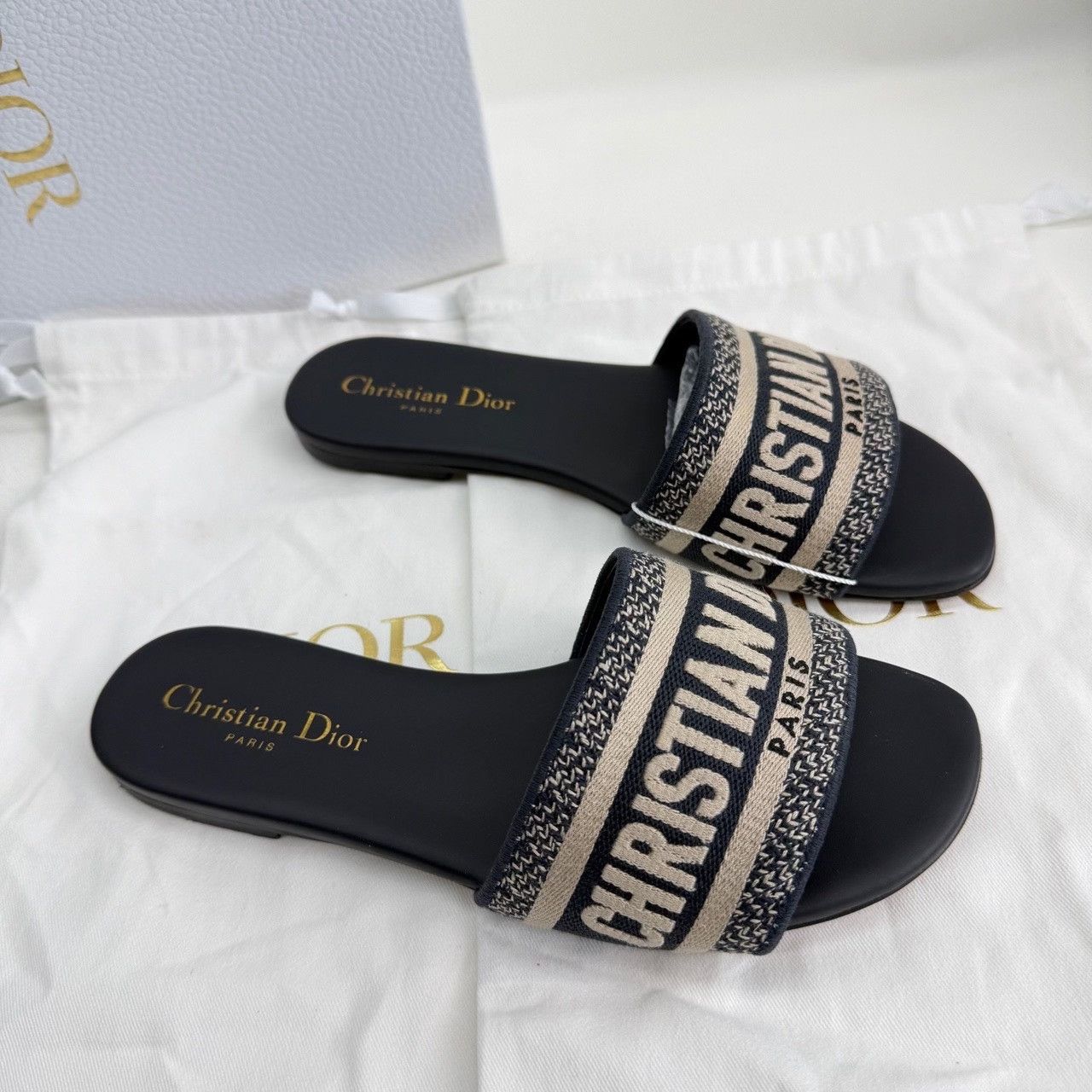 Dior Dior Dway Embroidered Sandals Size 36 Size US 6 / IT 36 - 4 Thumbnail