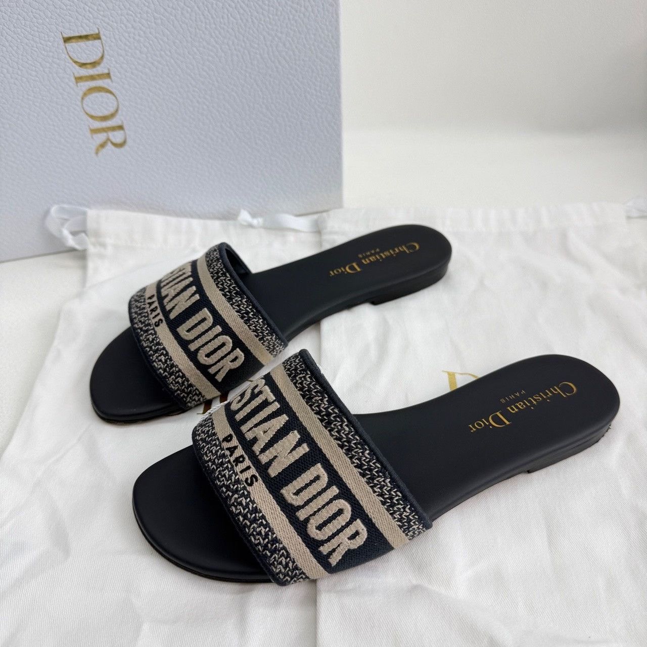 Dior Dior Dway Embroidered Sandals Size 36 Size US 6 / IT 36 - 8 Thumbnail