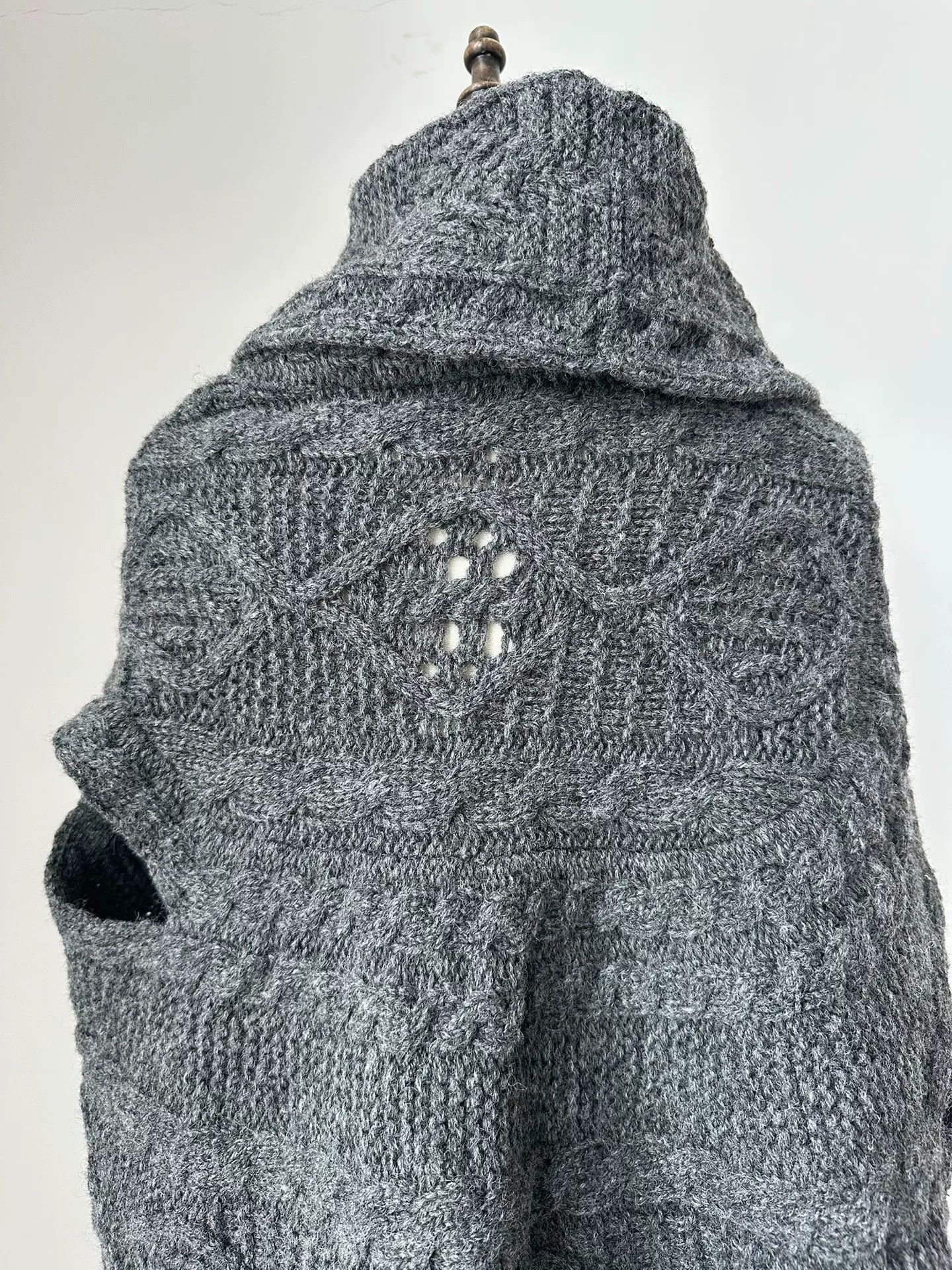 Comme des Garcons Comme des Garçons Tricot Wool Cape Size M / US 6-8 / IT 42-44 - 6 Thumbnail