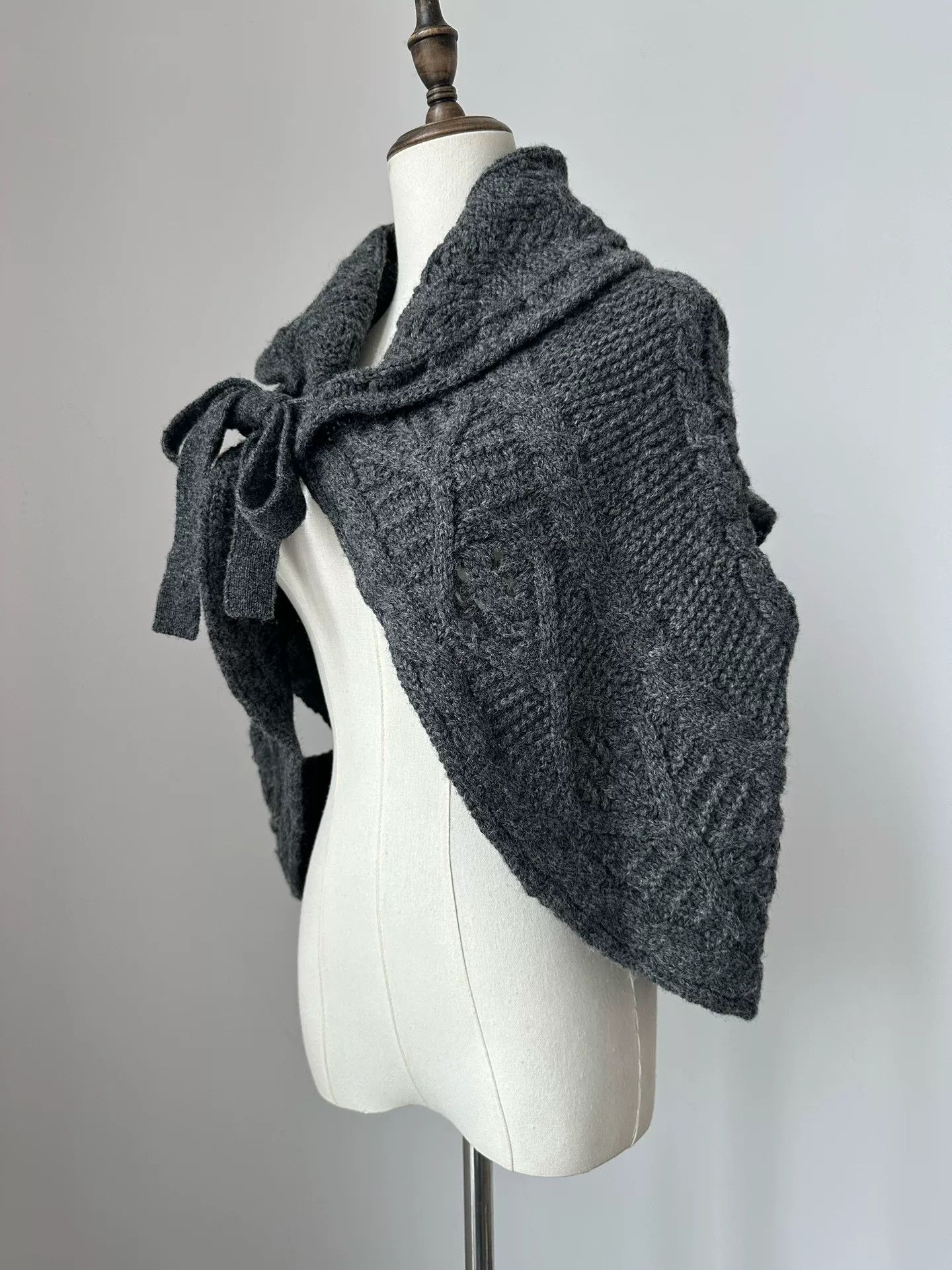 Comme des Garcons Comme des Garçons Tricot Wool Cape Size M / US 6-8 / IT 42-44 - 4 Thumbnail