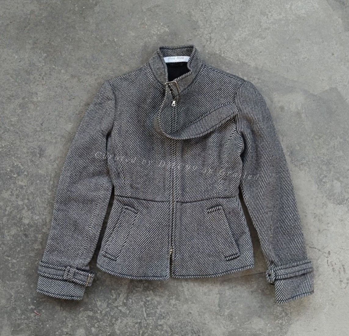 Miu Miu 1990s Miumiu Belted Wool Grey Jacket Size M / US 6-8 / IT 42-44 - 2 Thumbnail
