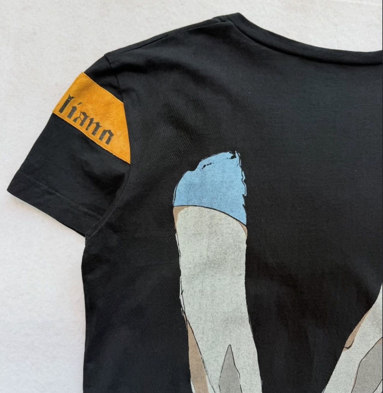 Vintage Vintage John Galliano 2005 Bound Hands V-Neck T-Shirt Size M / US 6-8 / IT 42-44 - 3 Thumbnail