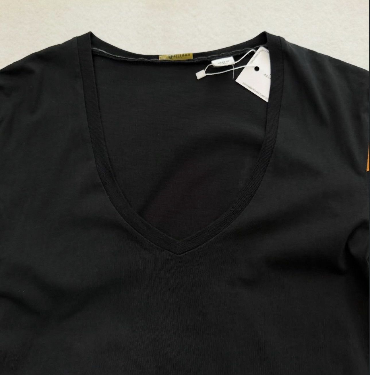 Vintage Vintage John Galliano 2005 Bound Hands V-Neck T-Shirt Size M / US 6-8 / IT 42-44 - 6 Thumbnail