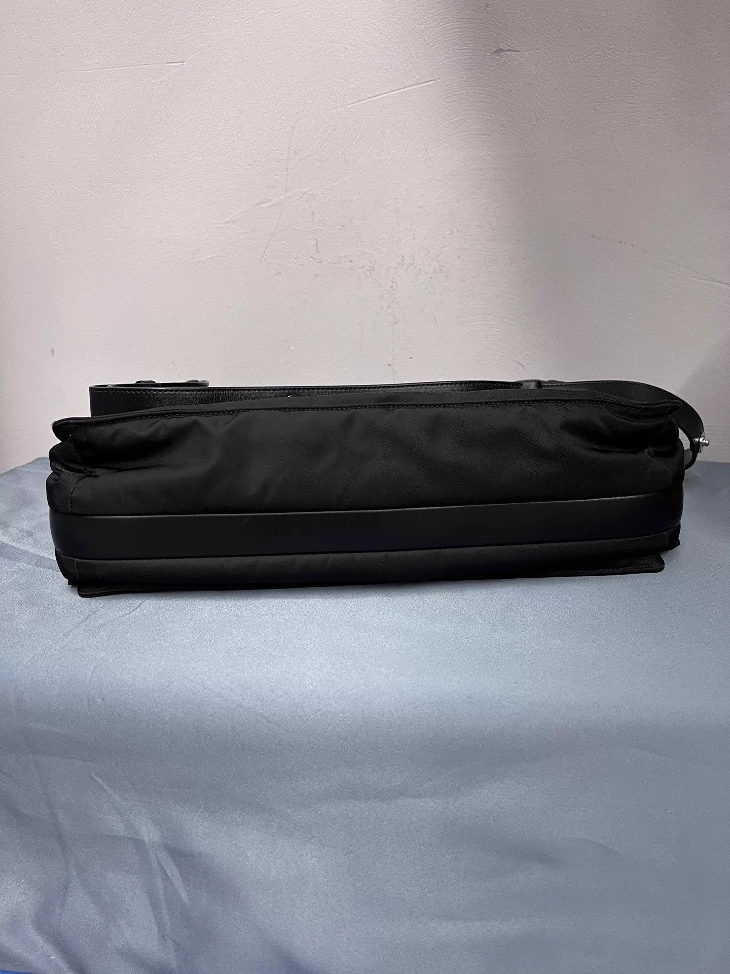Prada Vintage Black Flap Messenger Bag Size ONE SIZE - 5 Thumbnail