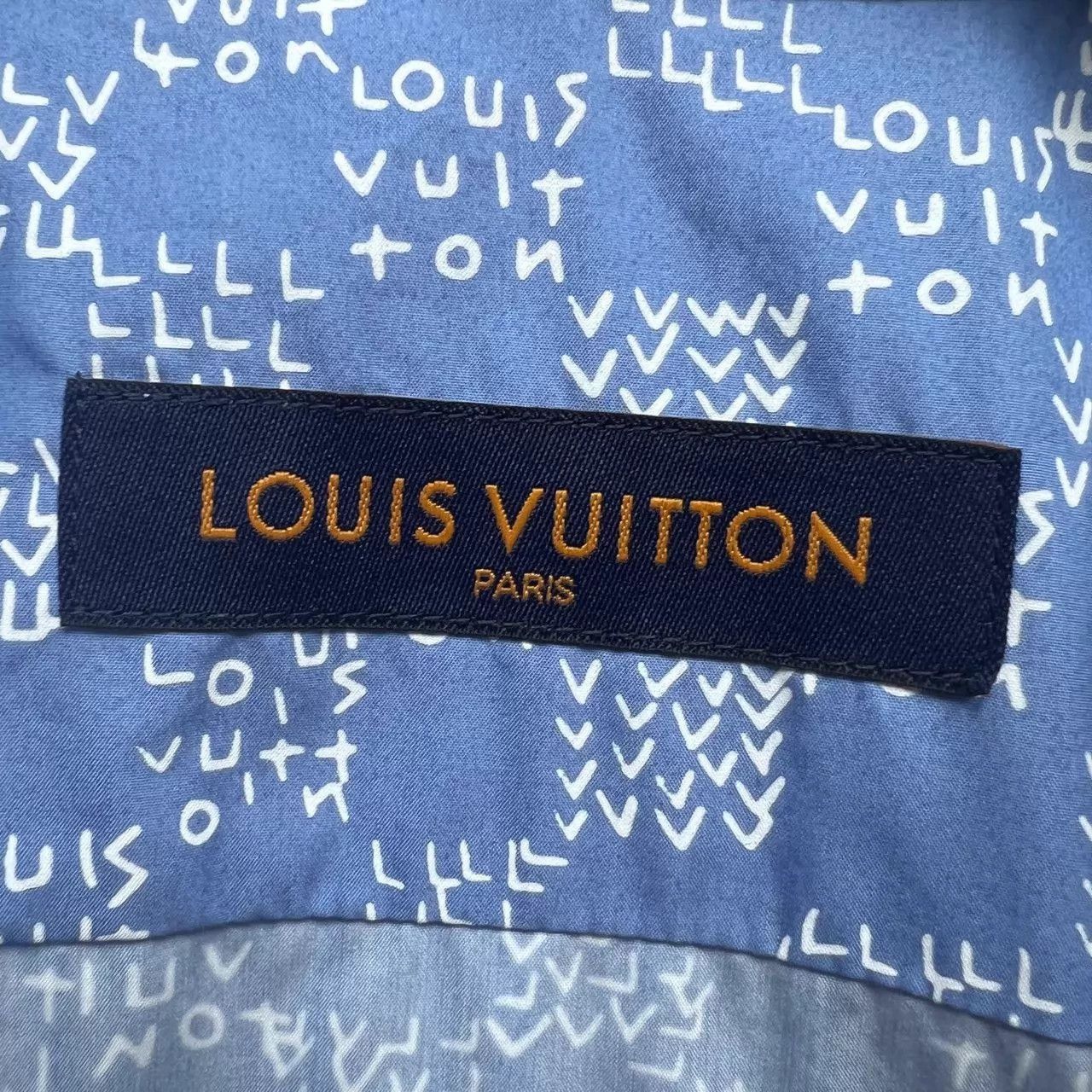 Louis Vuitton Blue Pin Airplane Logo Short Sleeve Shirt Size US S / EU 44-46 / 1 - 3 Thumbnail