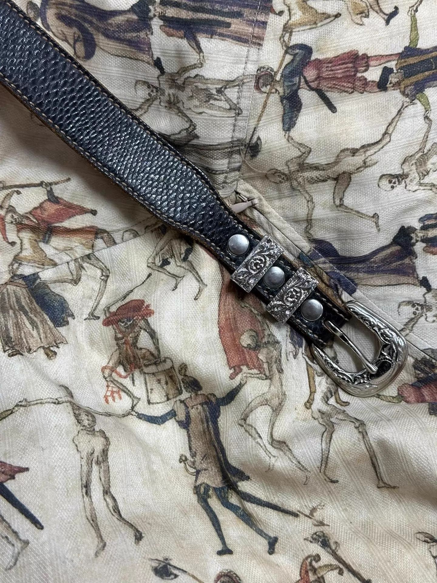 Comme des Garcons Unique Carved Leather Belt in Black Size ONE SIZE - 3 Thumbnail