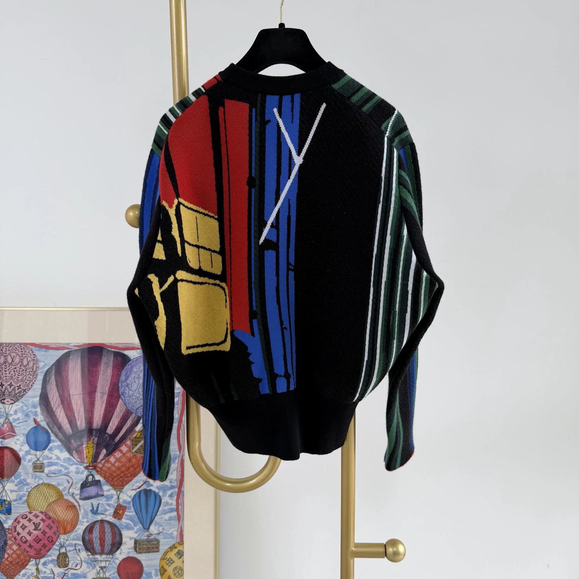 Louis Vuitton Color Blocked Crewneck Sweatshirt in Multi Size US S / EU 44-46 / 1 - 2 Thumbnail