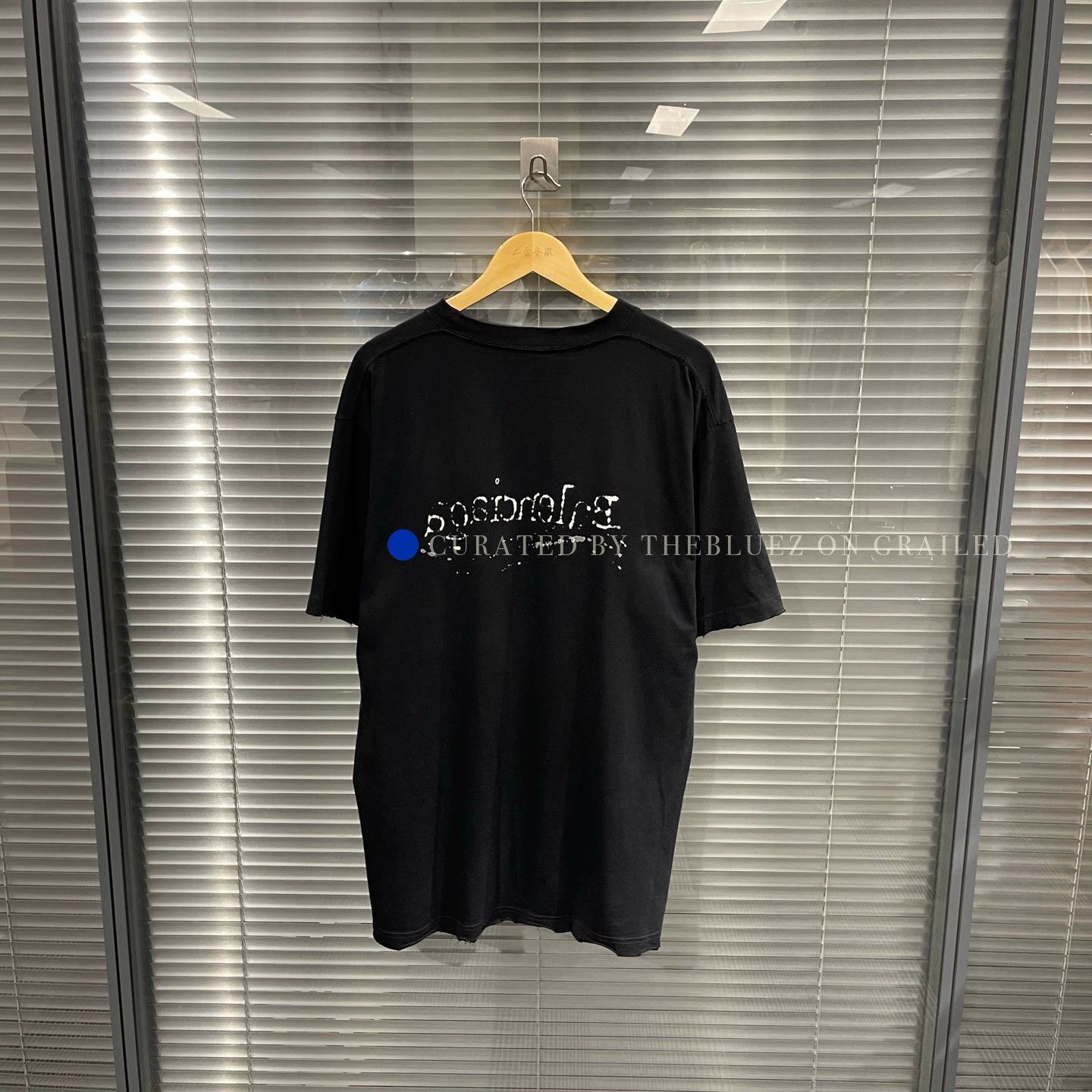 Balenciaga Distressed Coke Graffiti Tee in Black Size US S / EU 44-46 / 1 - 2 Thumbnail