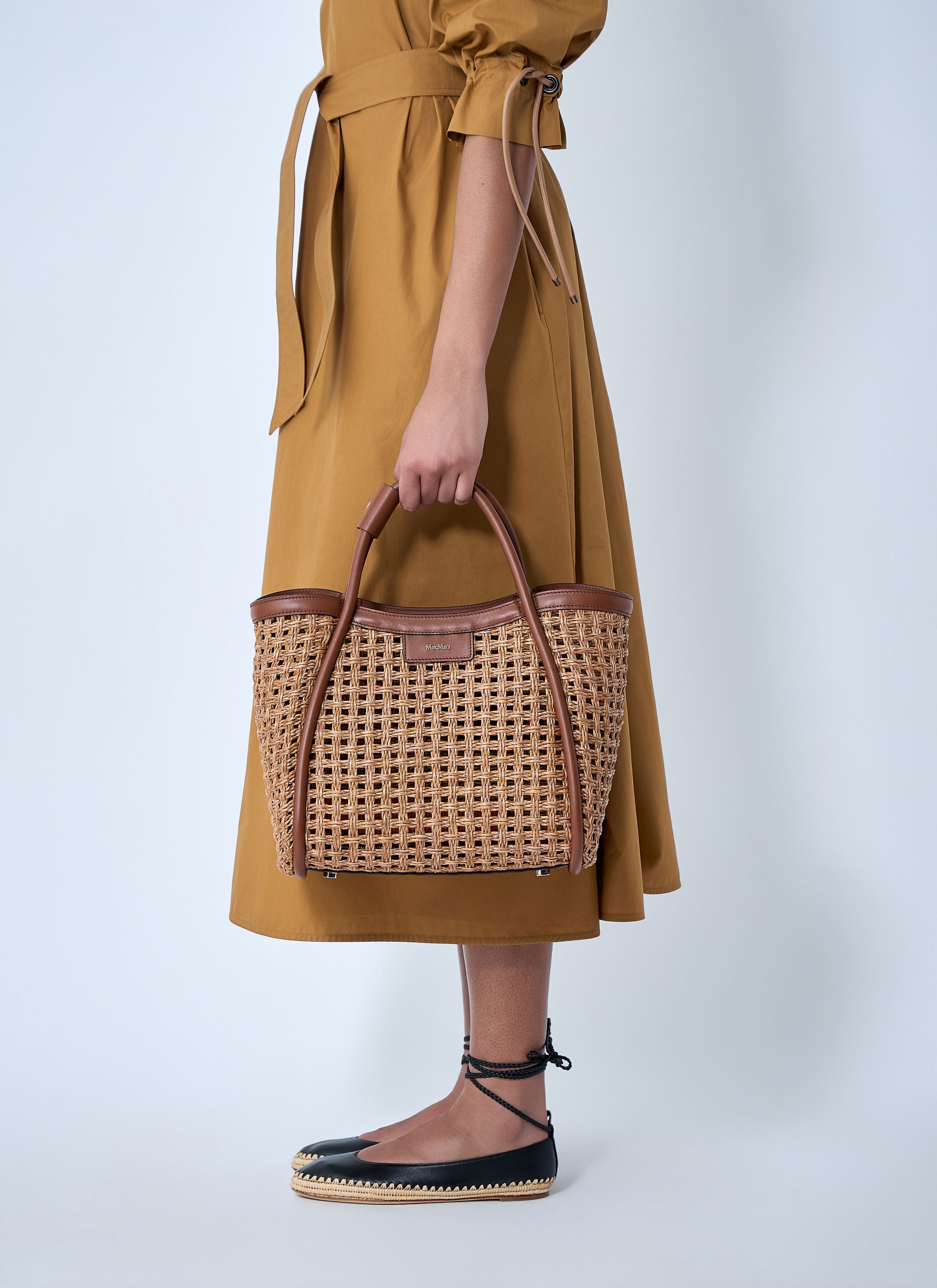 Max Mara Woven Leather Tote Bag Size ONE SIZE - 2 Thumbnail