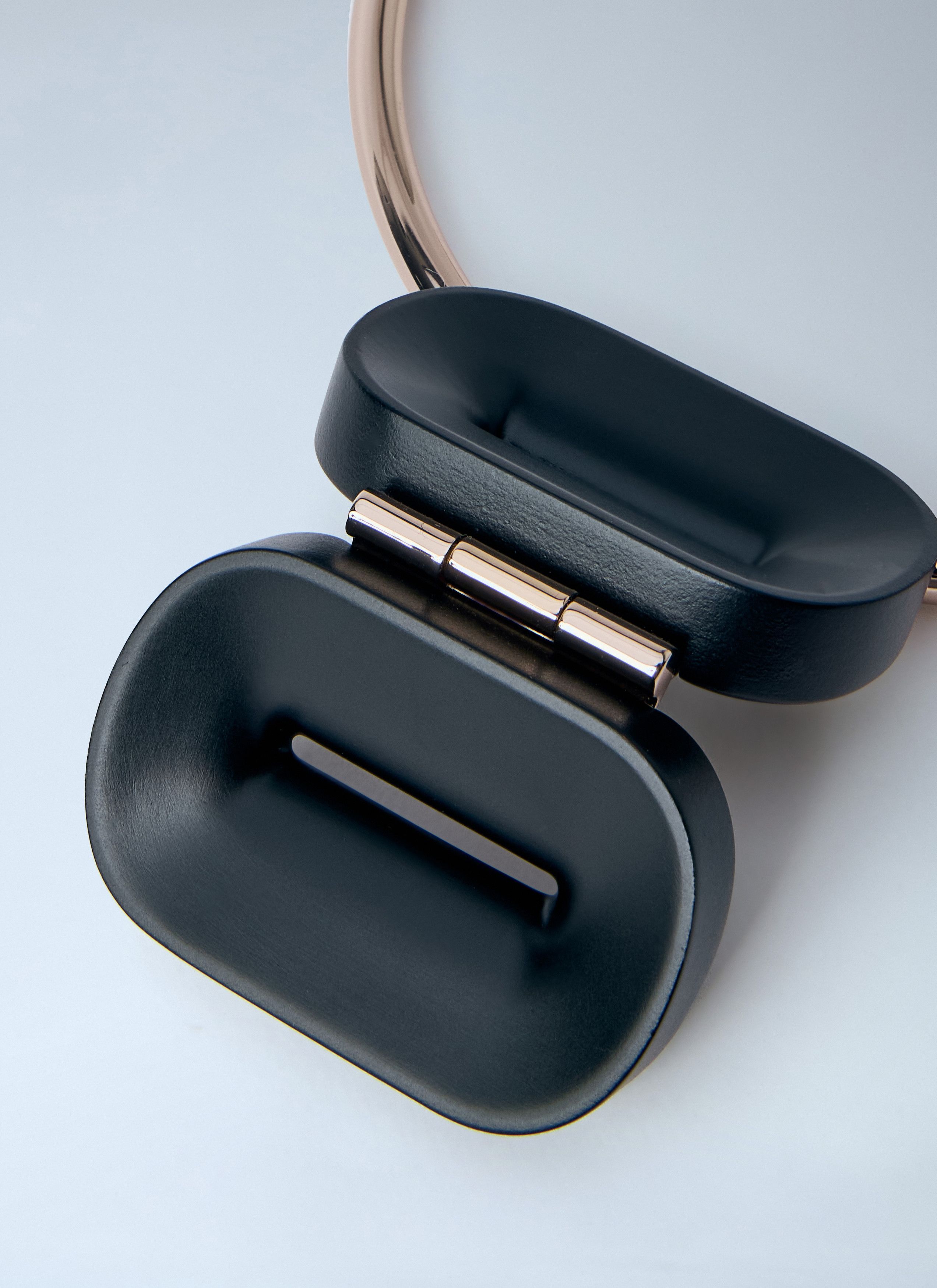 Max Mara Sculptural Metal Necklace Size ONE SIZE - 2 Thumbnail
