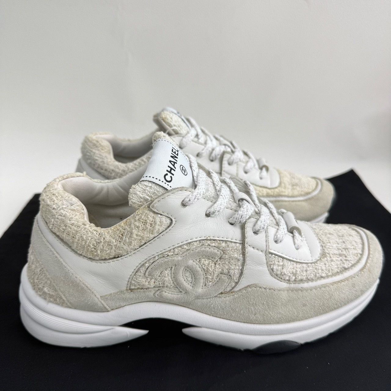 Chanel Chanel Tweed Leather Low-Top Sneakers Size 38 Size US 7 / IT 37 - 5 Thumbnail