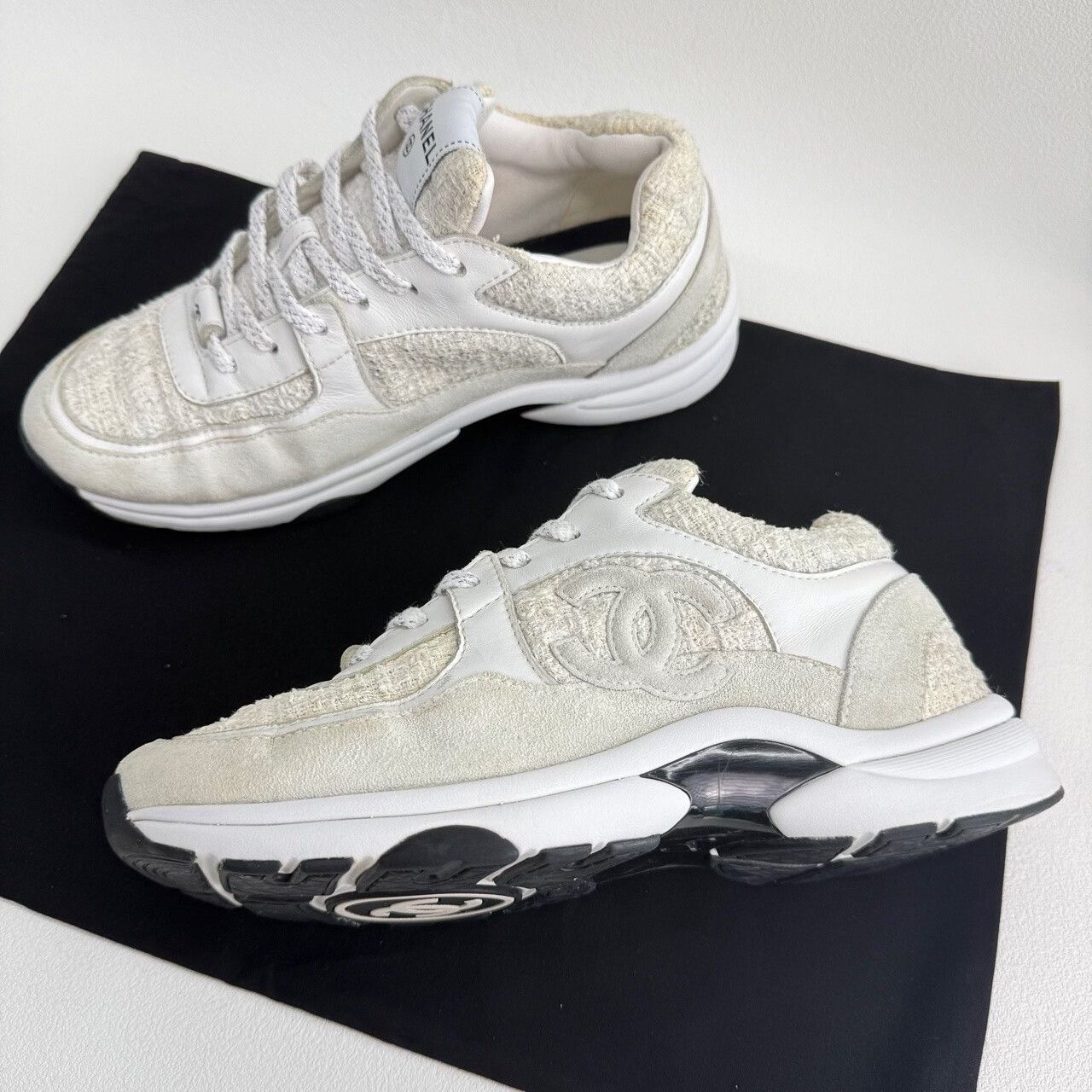 Chanel Chanel Tweed Leather Low-Top Sneakers Size 38 Size US 7 / IT 37 - 9 Thumbnail