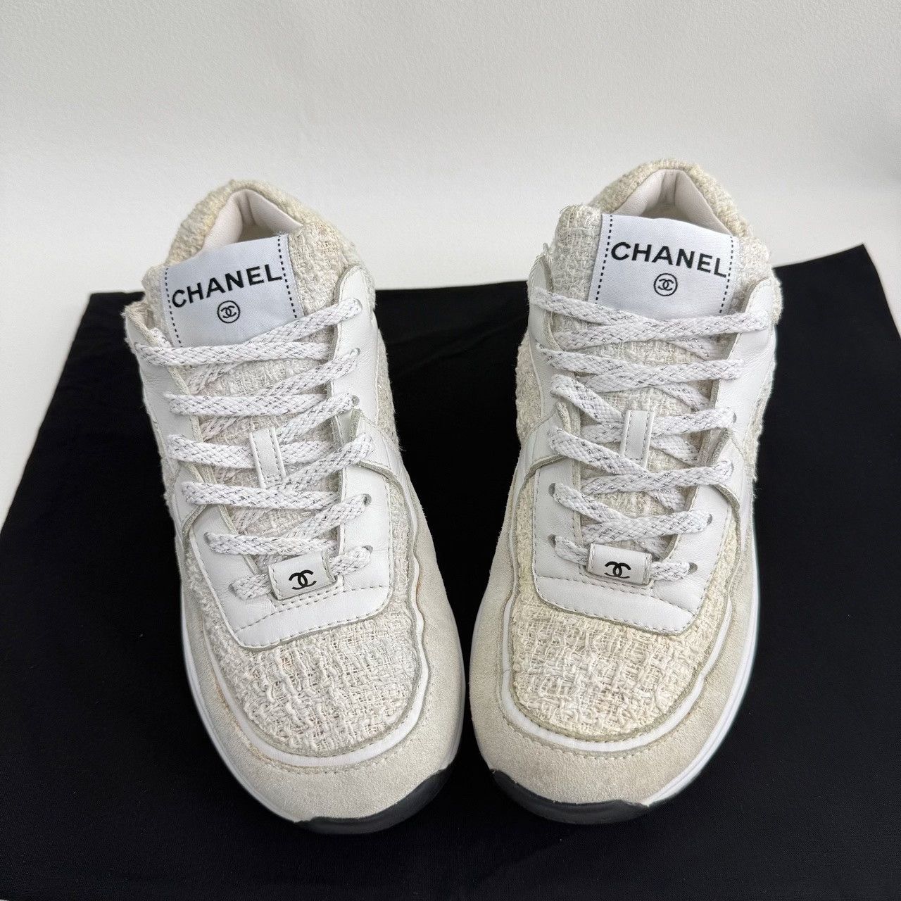 Chanel Chanel Tweed Leather Low-Top Sneakers Size 38 Size US 7 / IT 37 - 10 Thumbnail
