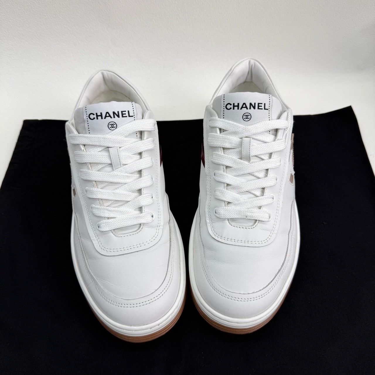 Chanel Chanel CC Logo Leather Sneakers Size 38 Size US 8 / IT 38 - 10 Thumbnail