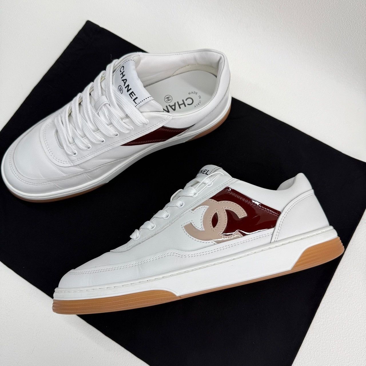 Chanel Chanel CC Logo Leather Sneakers Size 38 Size US 8 / IT 38 - 9 Thumbnail