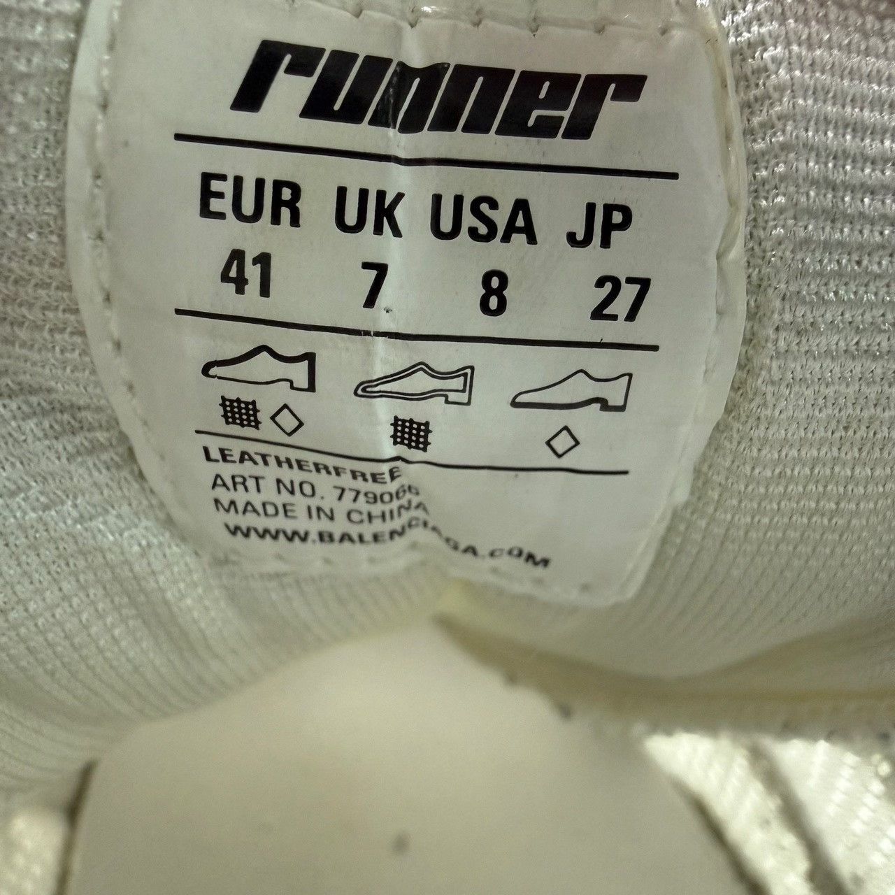 Balenciaga Balenciaga Silver Runner Sneakers Size 8 Size US 8 / EU 41 - 7 Thumbnail