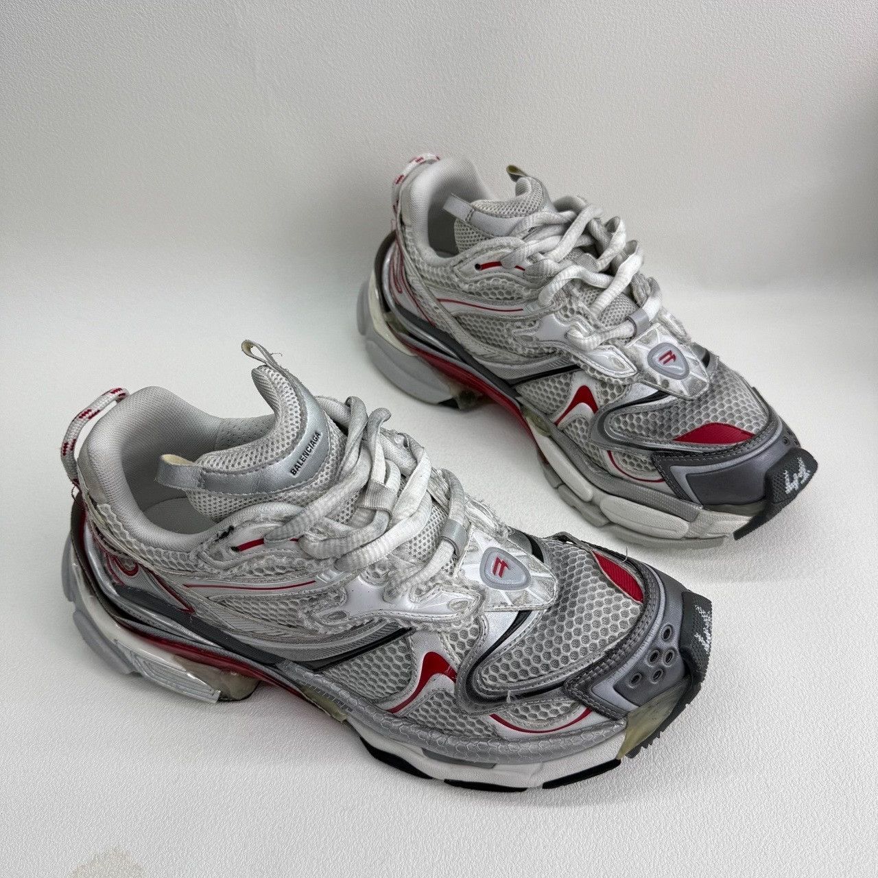 Balenciaga Balenciaga Silver Runner Sneakers Size 8 Size US 8 / EU 41 - 4 Thumbnail