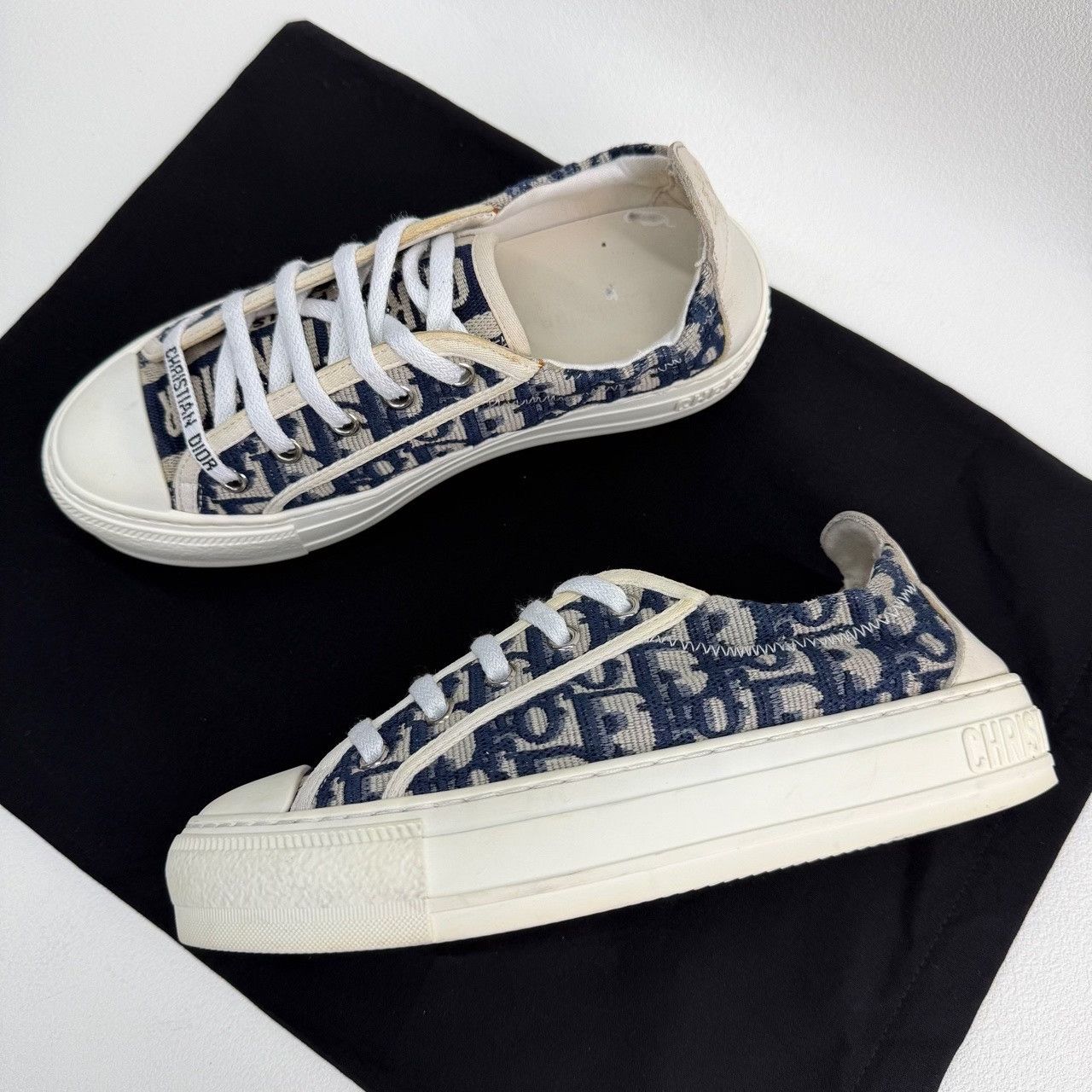 Dior Dior Walk'n'Dior Oblique Low-Top Sneakers Size 35.5 Size US 5.5 / IT 35.5 - 8 Thumbnail