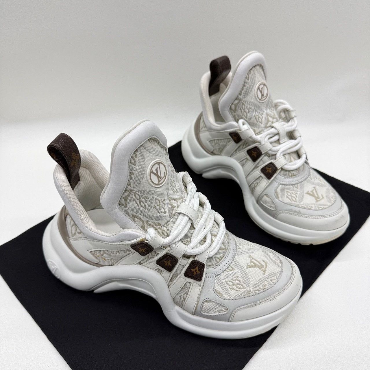 Louis Vuitton Louis Vuitton Archlight Sneaker Size 36 Size US 6 / IT 36 - 4 Thumbnail