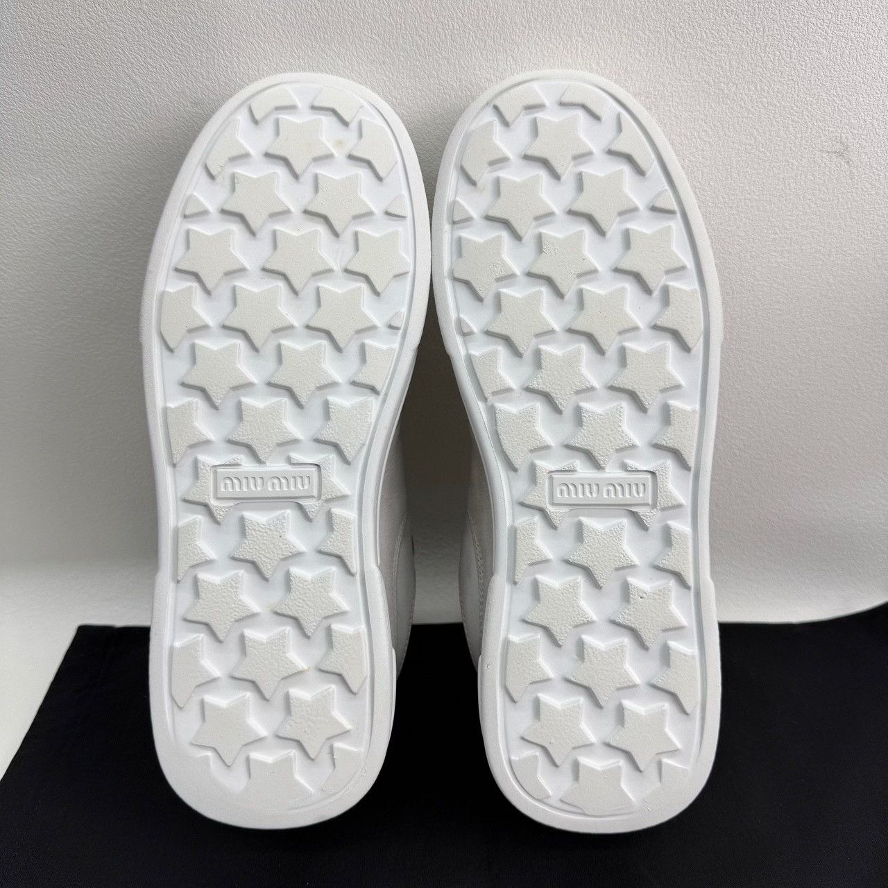 Miu Miu Miu Miu White Leather Low-Top Sneakers Size 38 Size US 8 / IT 38 - 8 Thumbnail