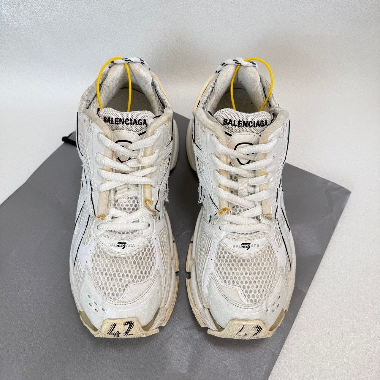 Balenciaga Balenciaga Distressed Runner Sneakers Size 9 Size US 9 / EU 42 - 3 Thumbnail