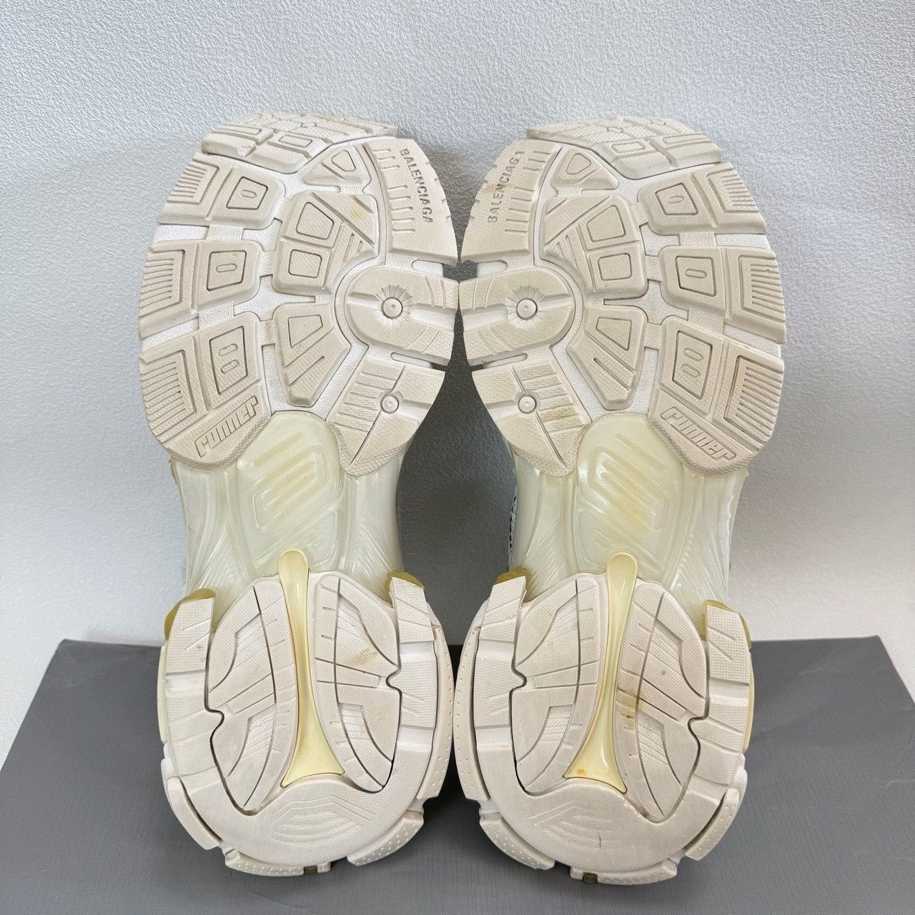 Balenciaga Balenciaga Distressed Runner Sneakers Size 9 Size US 9 / EU 42 - 7 Thumbnail
