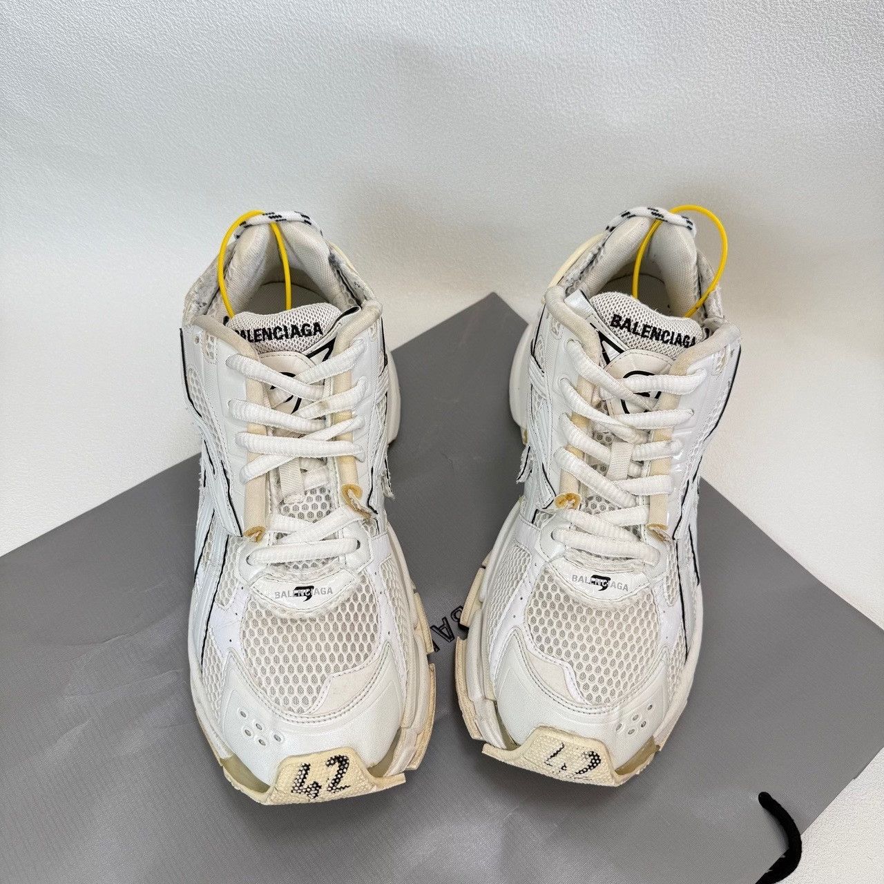 Balenciaga Balenciaga Distressed Runner Sneakers Size 9 Size US 9 / EU 42 - 9 Thumbnail