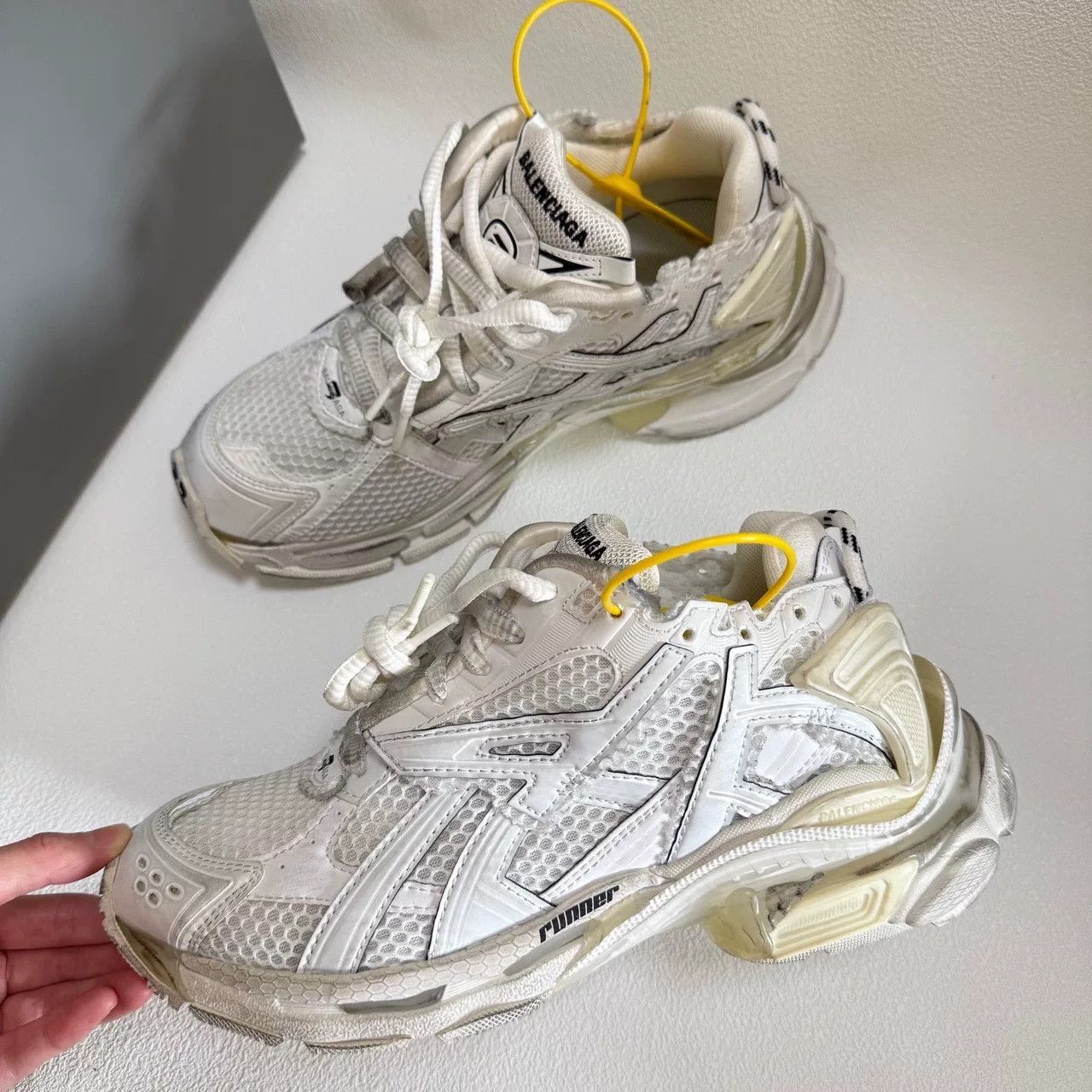 Balenciaga Balenciaga Runner Sneakers Size 37 Size US 7 / IT 37 - 4 Thumbnail