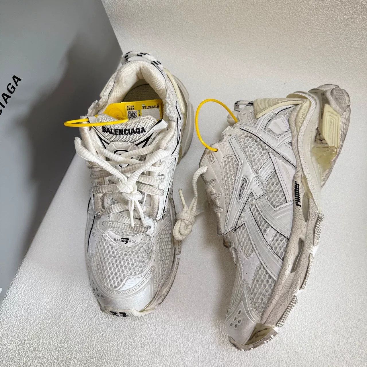 Balenciaga Balenciaga Runner Sneakers Size 37 Size US 7 / IT 37 - 6 Thumbnail