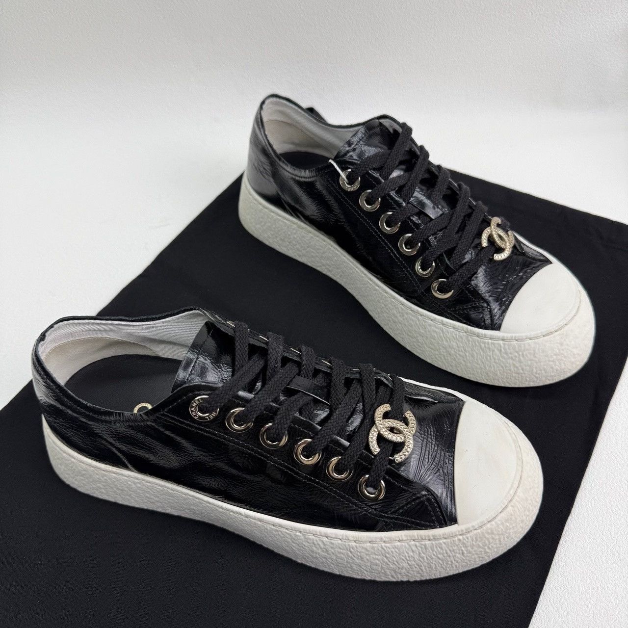 Chanel Chanel CC Logo Platform Sneakers Size 36.5 Size US 6.5 / IT 36.5 - 4 Thumbnail